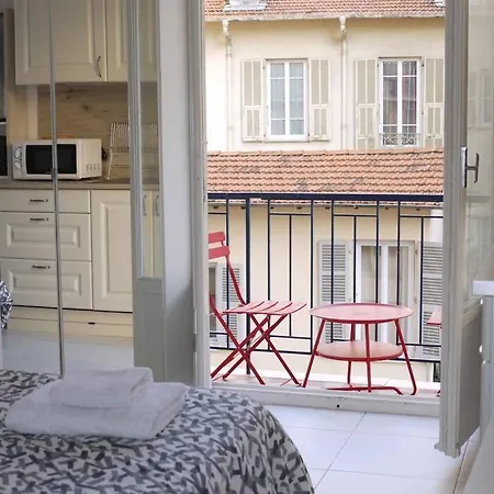 Dream - A Flat With Balcony At 300m From The Apartment